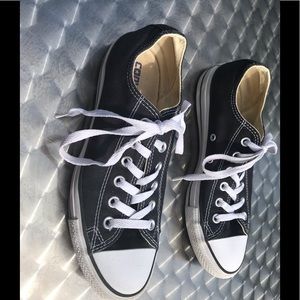 Black converse Chuck Taylor all star shoes size 8